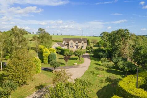 6 bedroom farm house for sale