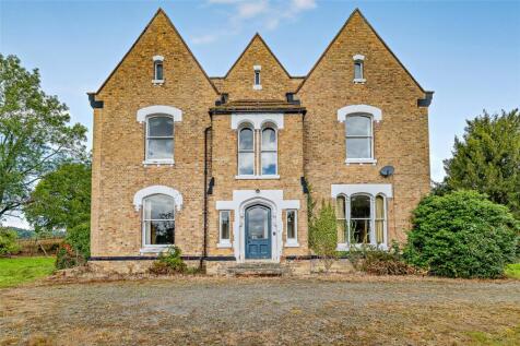 Llansantffraid, Powys 4 bed detached house for sale