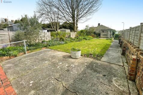 Ewenny Road, Bridgend, Bridgend... 4 bed semi