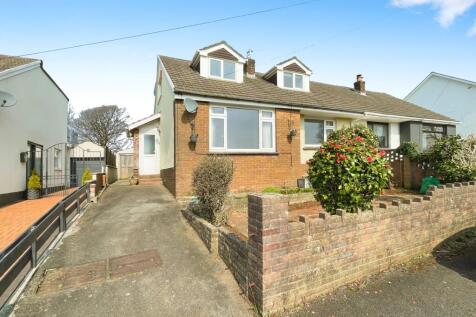 4 bedroom semi-detached bungalow for sale