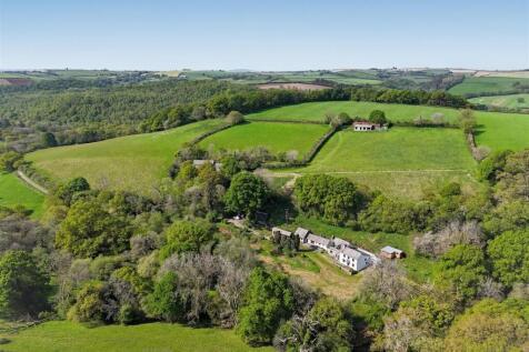 6 bedroom country house for sale