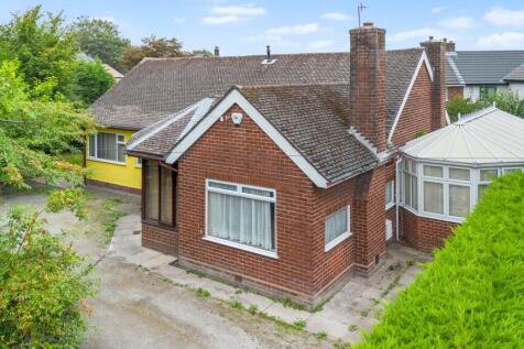 Chester Road, Stockton Heath, WA4 2 bed detached bungalow for sale