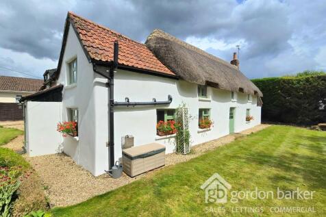 Crescent Road, Verwood BH31 3 bed cottage for sale