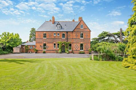 6 bedroom detached house for sale