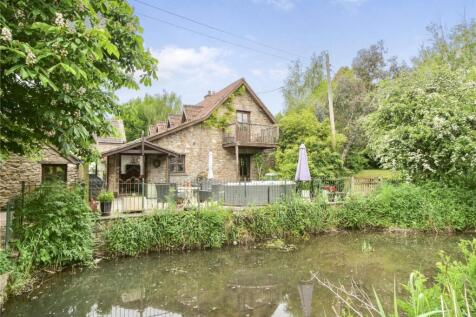 Detached house for sale