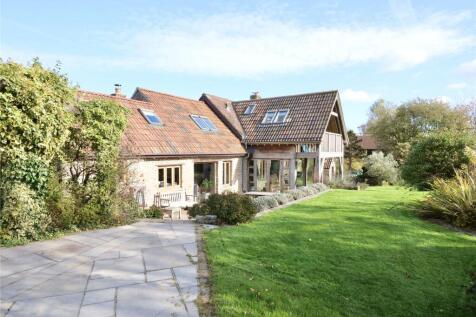 Stunning detached property with... 4 bed detached house for sale