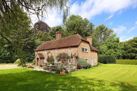 Burkham, Hampshire 5 bed detached house for sale