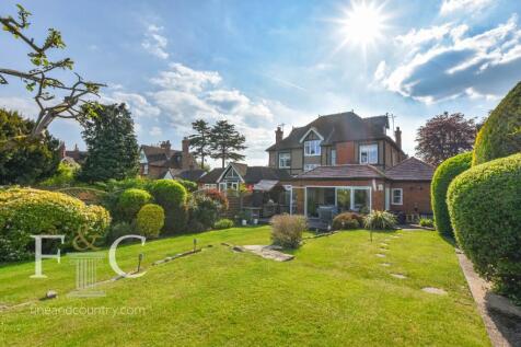 4 bedroom semi-detached house for sale
