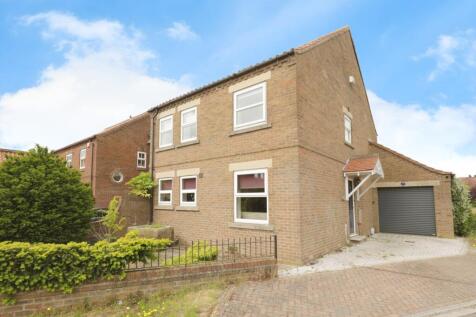 4 bedroom link detached house for sale