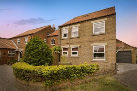 4 bedroom link detached house for sale