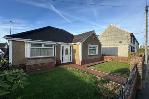 2 bedroom detached bungalow for sale