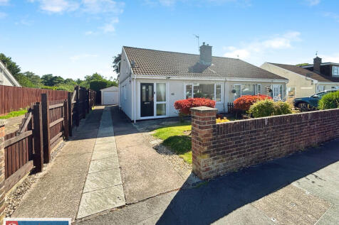 3 bedroom semi-detached bungalow for sale
