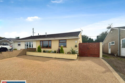 2 bedroom semi-detached bungalow for sale