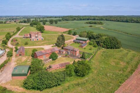 Country house for sale