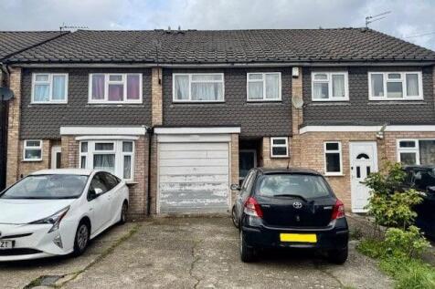 3 bedroom terraced house for sale