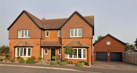 6 bedroom detached house for sale