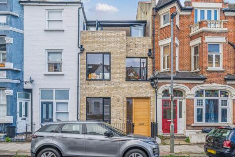 Mysore Road, London, SW11 2 bed house for sale