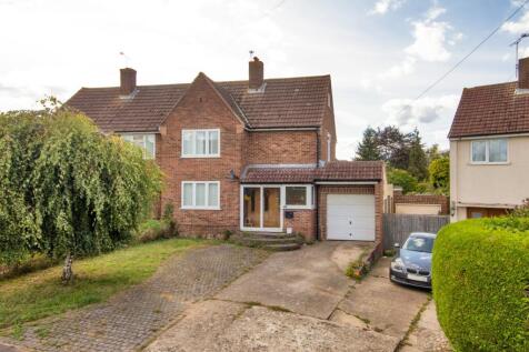 St. Marys Way, Longfield, Kent, DA3 3 bed semi