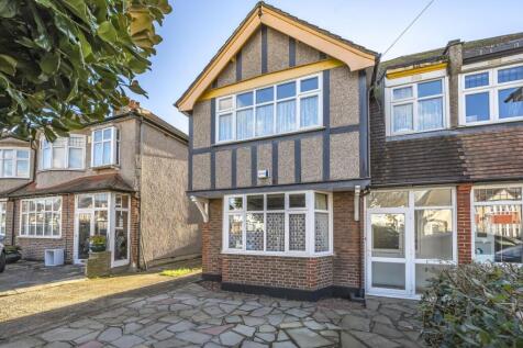 Eden Park Avenue, Beckenham, Kent, BR3 4 bed semi