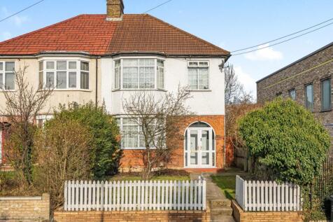 3 bedroom semi-detached house for sale