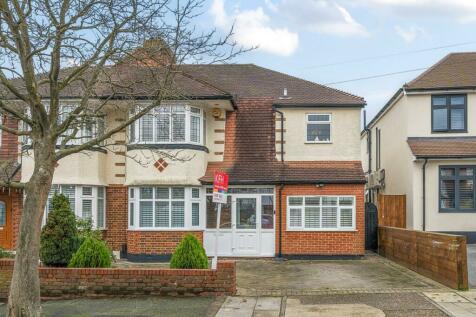 4 bedroom semi-detached house for sale