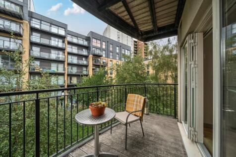 Kennington Road, London, SE11 2 bed flat for sale