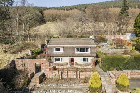 4 bedroom detached villa for sale