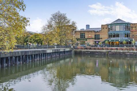 Russell Place, Rotherhithe, London, SE16 2 bed flat for sale