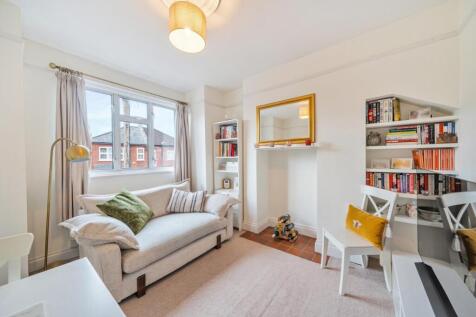 Robinson Road, Colliers Wood, London... 2 bed maisonette for sale