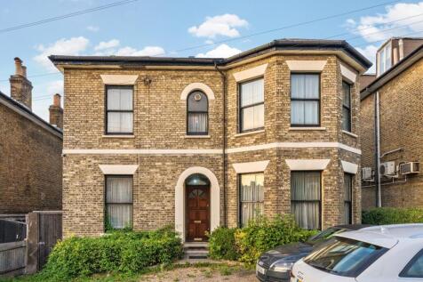 Thurlow Park Road, London, SE21 6 bed detached house for sale