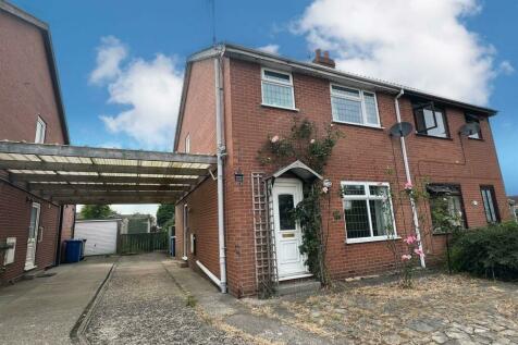 3 bedroom semi-detached house for sale