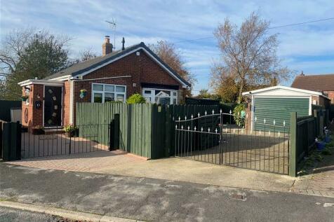 2 bedroom detached bungalow for sale