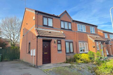 Lavender Close, Wolverhampton WV9 3 bed semi