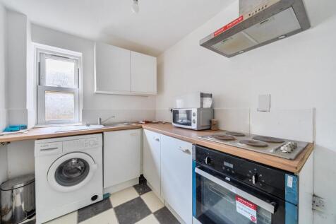 Boscombe Gardens, Streatham, London... 1 bed flat for sale