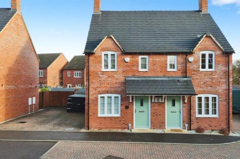 2 bedroom semi-detached house for sale
