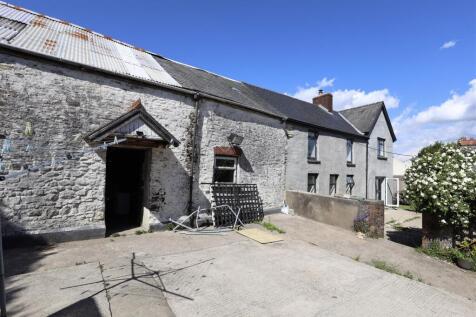 Llwyncrwn Uchaf Farm,Llwyncrwn Road... 4 bed detached house for sale