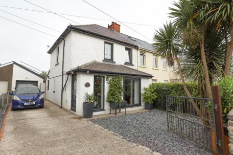 23 St. Brides Road, Wick, Nr... 2 bed semi
