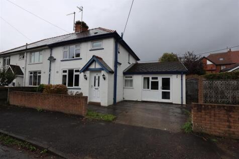 19 Cantref Road, Abergavenny, Mons.... 3 bed semi