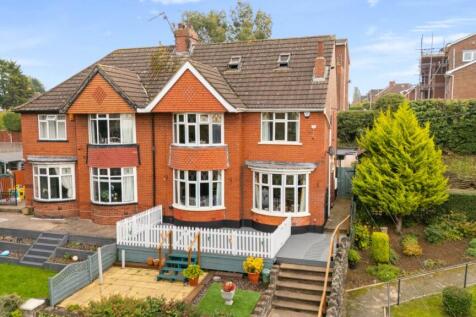 4 bedroom semi-detached house for sale