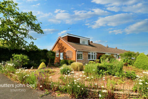3 bedroom semi-detached bungalow for sale