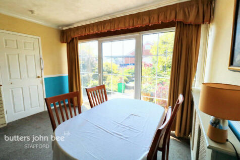 3 bedroom semi-detached bungalow for sale