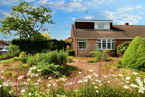 3 bedroom semi-detached bungalow for sale