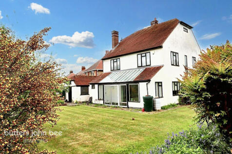 Stockton Lane, Stafford 3 bed detached house for sale