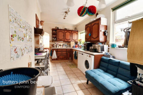 Oxford Gardens, Stafford 3 bed terraced house for sale