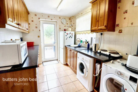 Torrington Avenue, Stafford 3 bed semi