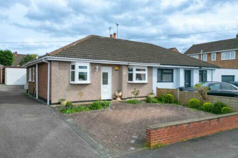 2 bedroom semi-detached bungalow for sale