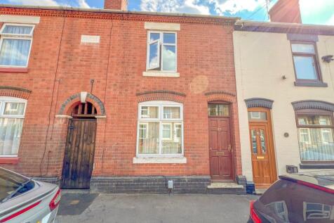 Gadsby Street, Nuneaton, CV11 3 bed terraced house for sale