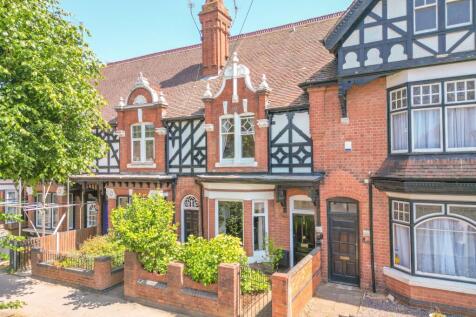 Manor Court Road, Nuneaton, CV11 4 bed terraced house for sale