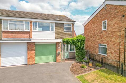 3 bedroom semi-detached house for sale