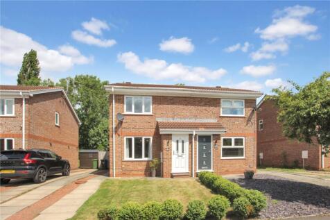 2 bedroom semi-detached house for sale